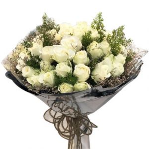 A bouquet of purity white roses