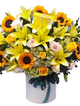 Assorted Roses, Yellow Lili and Sun flowers box